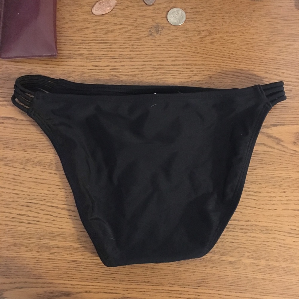 Bikini Bottoms - Picture 4 of 4
